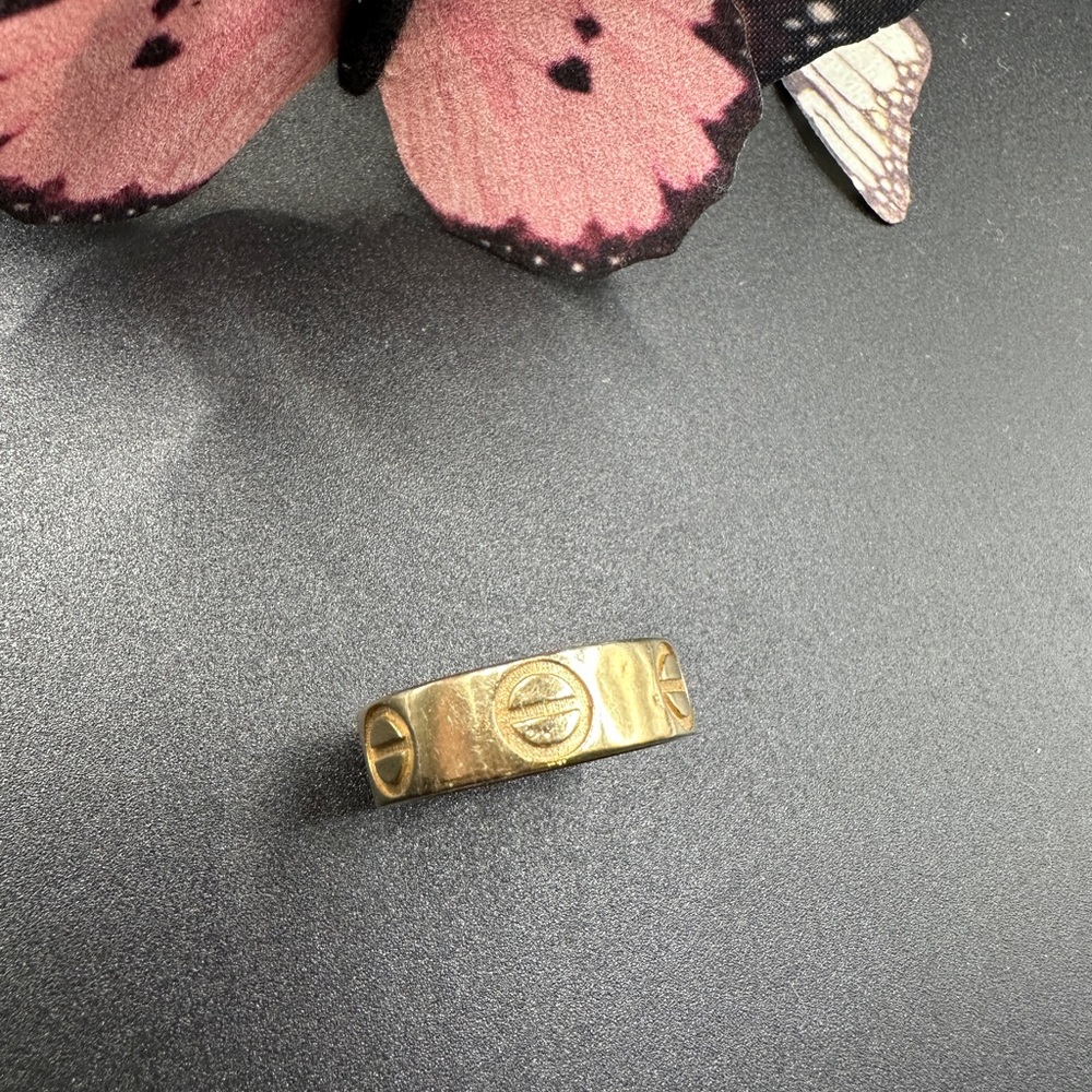 14kt gold Ring. Size 8